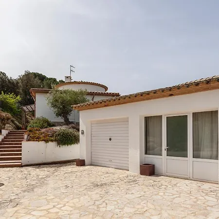 Blanca Villa Calonge (Catalonia)
